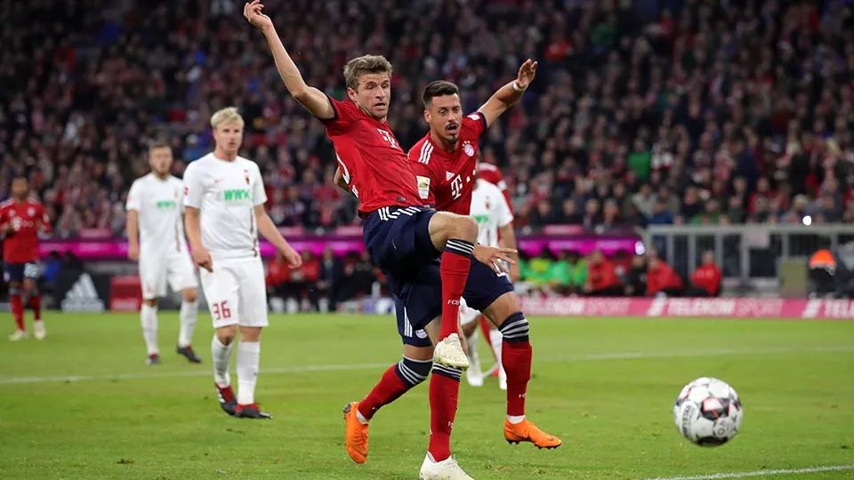  奥格斯堡补时绝平保住德甲唯一不败金身